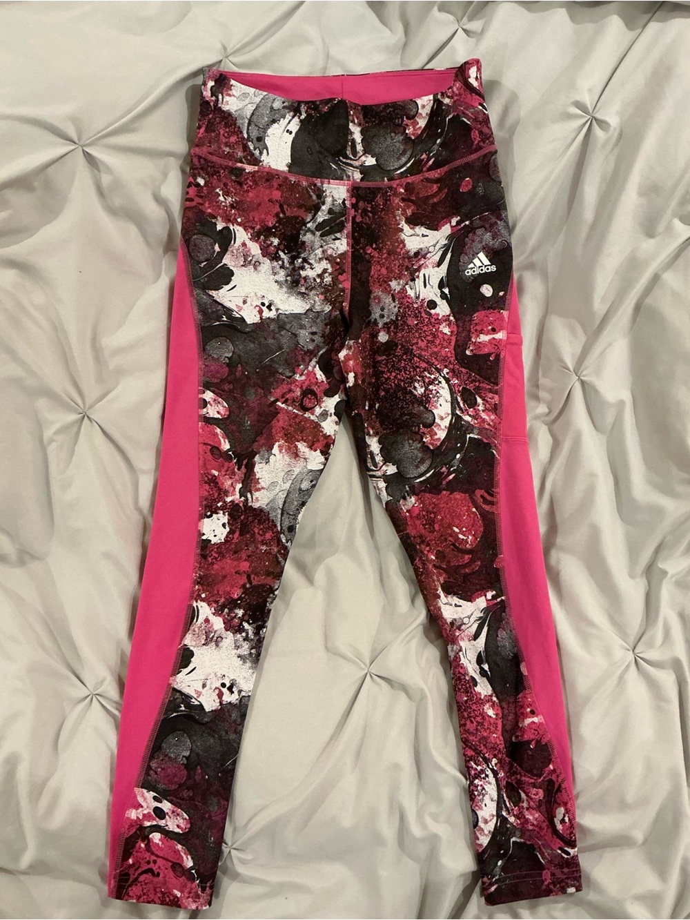 EUC - Women’s ADIDAS Pink & Black Marble Print Leggings - Size MED